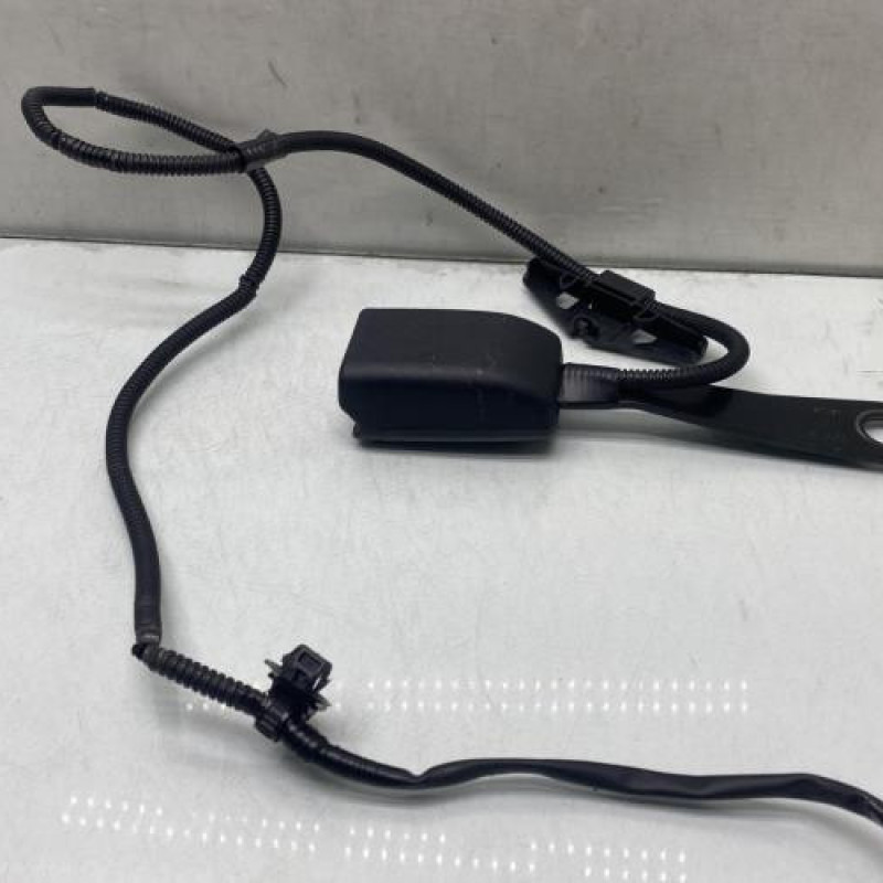 Attache ceinture avant gauche TOYOTA YARIS 3 Photo n°3