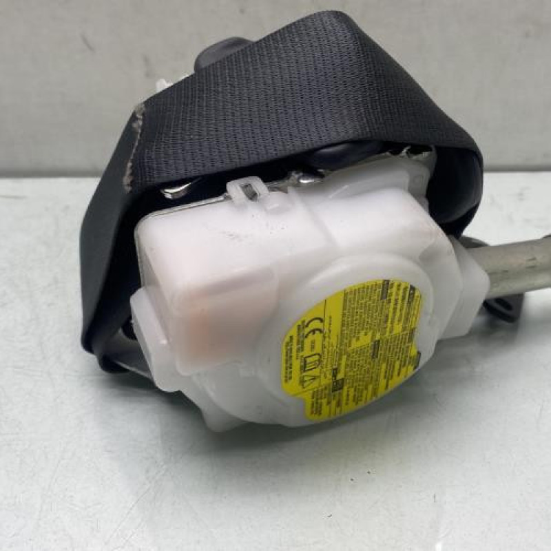 Ceinture arriere gauche TOYOTA YARIS 3 Photo n°1