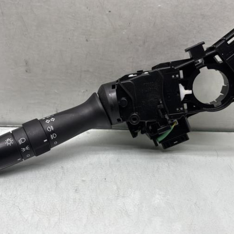 Commodo phare TOYOTA YARIS 3 Photo n°1