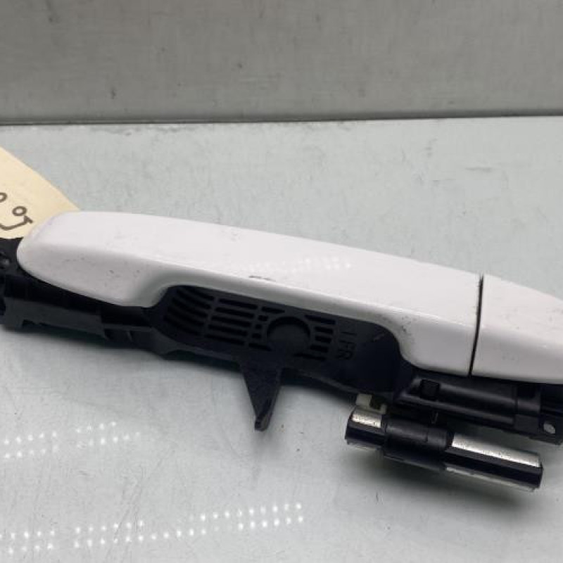 Poignee porte avant droit TOYOTA YARIS 3 Photo n°2