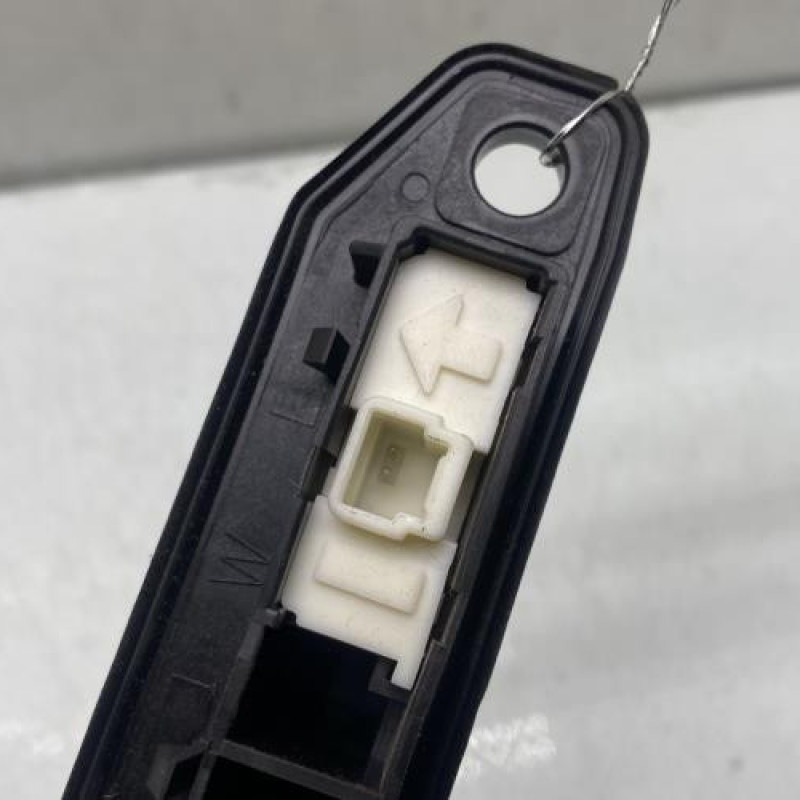 Bouton de coffre TOYOTA YARIS 3 Photo n°3