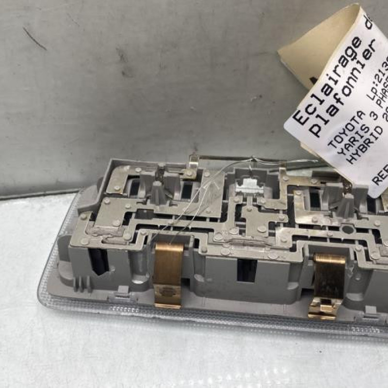 Eclairage de plafonnier TOYOTA YARIS 3 Photo n°2