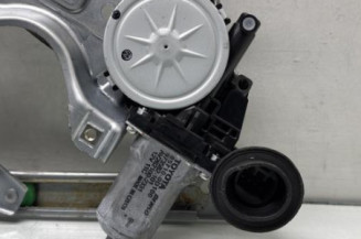 Leve vitre electrique avant droit TOYOTA YARIS 3