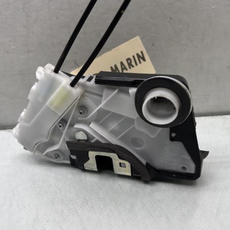 Serrure avant droit TOYOTA YARIS 3 Photo n°4