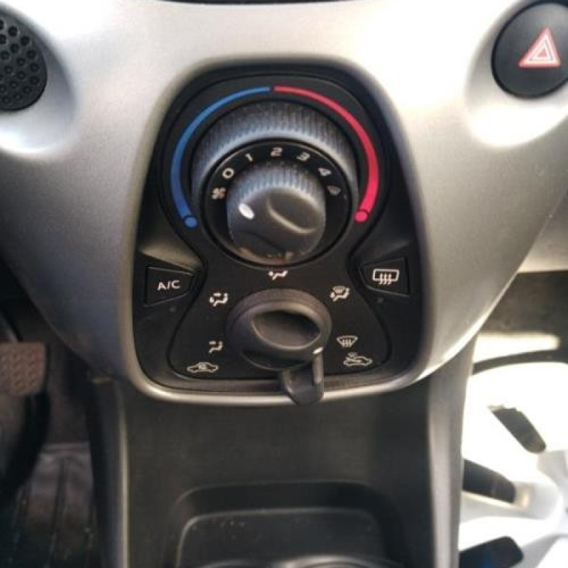 Trappe d'essence CITROEN C1 2 Photo n°14