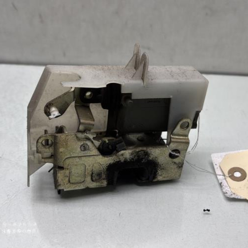 Serrure arriere gauche RENAULT CLIO 2 Photo n°4
