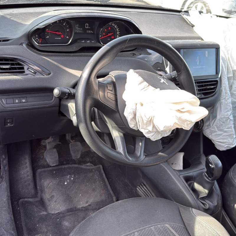 PEUGEOT 208 1 PHASE 1 1.6 HDI - 8V TURBO Photo n°14