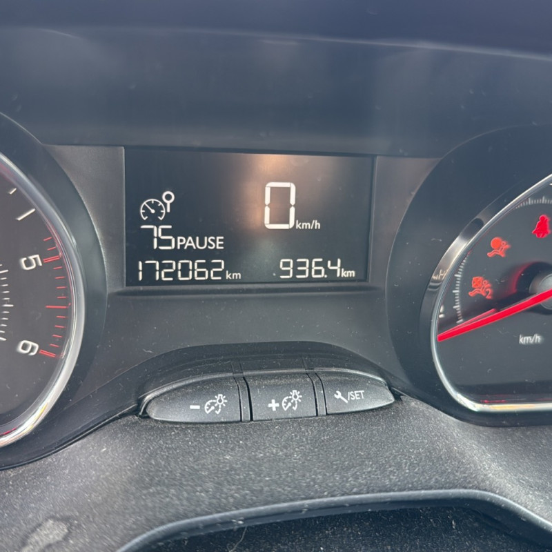 PEUGEOT 208 1 PHASE 1 1.6 HDI - 8V TURBO Photo n°20