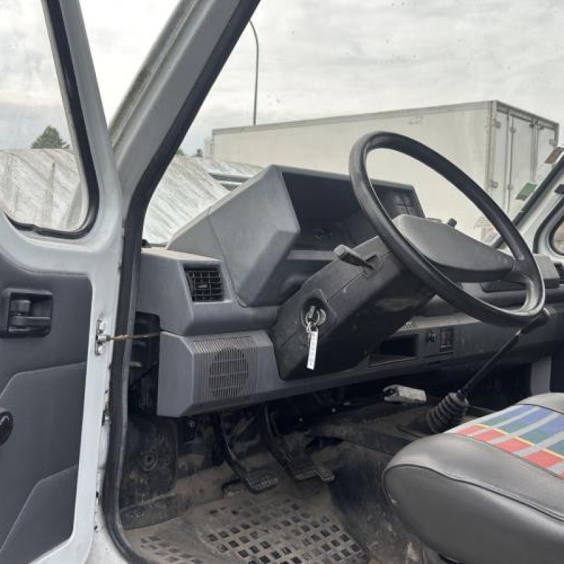 Optique avant principal droit (feux)(phare) RENAULT MASTER 1 Photo n°16