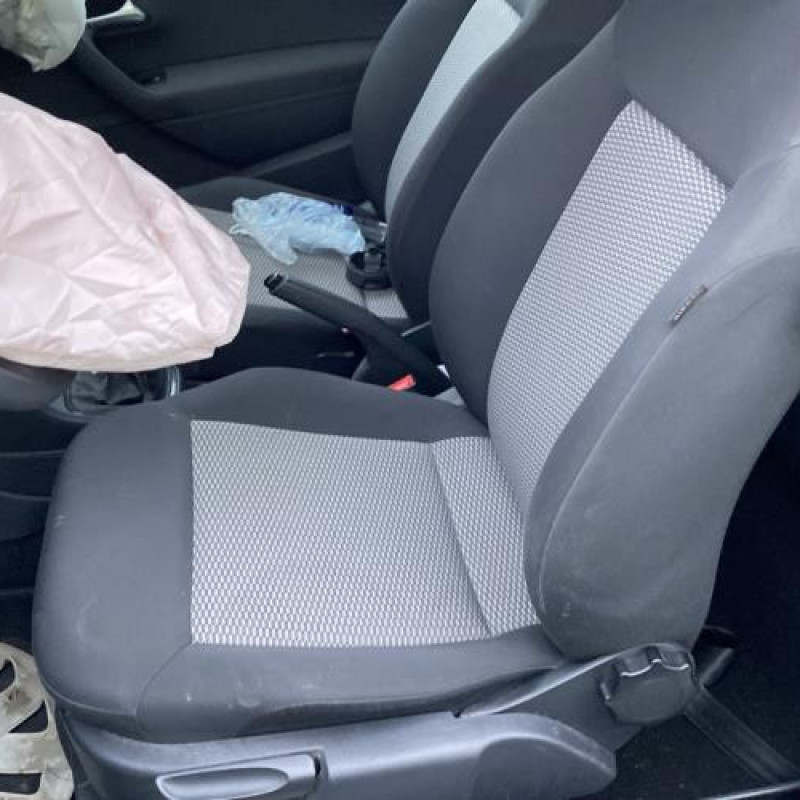 Air bag rideau gauche VOLKSWAGEN POLO 5 Photo n°19