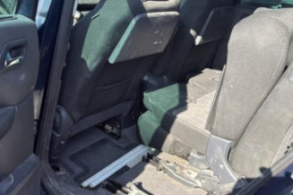 Fermeture de capot PEUGEOT 5008 1