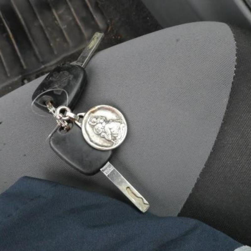 Capot PEUGEOT 107 Photo n°11