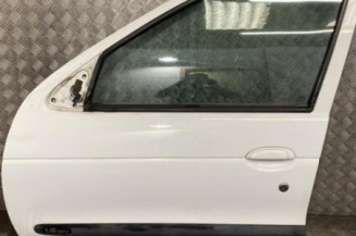 Porte avant gauche RENAULT MEGANE 1 Photo n°1