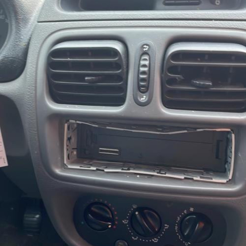 Porte arriere droit RENAULT CLIO 2 Photo n°8