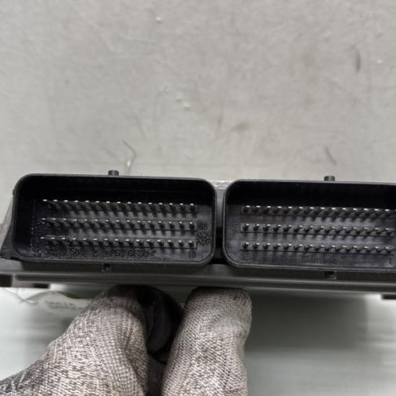 Calculateur moteur DACIA SANDERO 1 Photo n°3