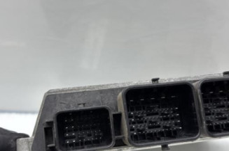 Calculateur moteur PEUGEOT 2008 1