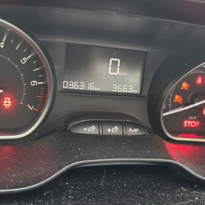 Calculateur moteur PEUGEOT 2008 1 Photo n°18