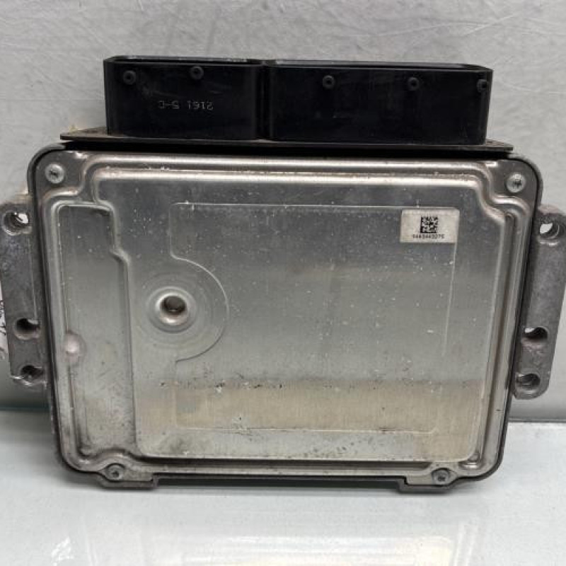 Calculateur moteur HYUNDAI IX 35 Photo n°4