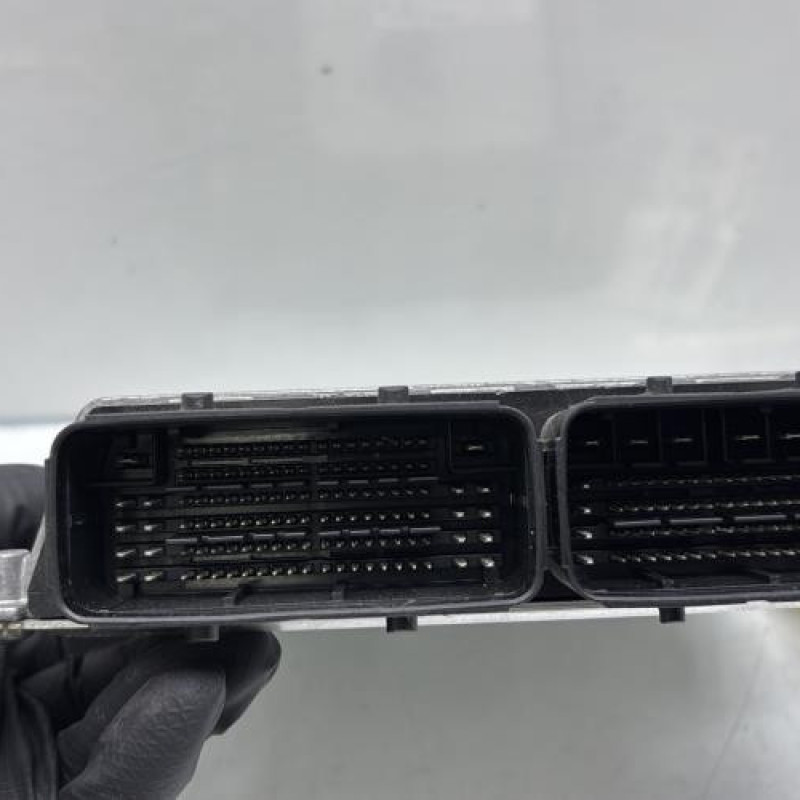 Calculateur moteur PEUGEOT 208 1 Photo n°3