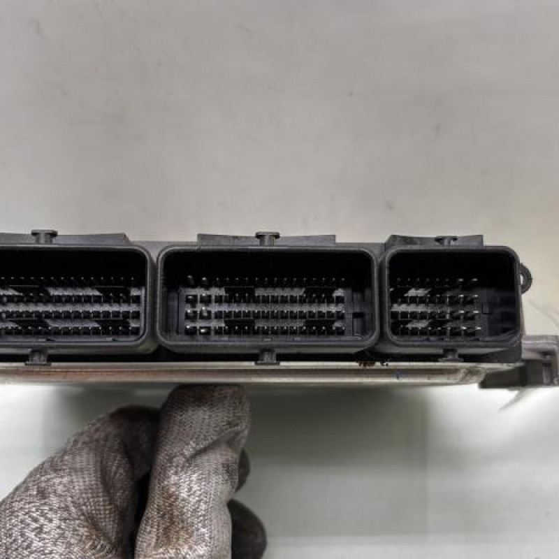 Calculateur moteur RENAULT SCENIC 3 Photo n°3