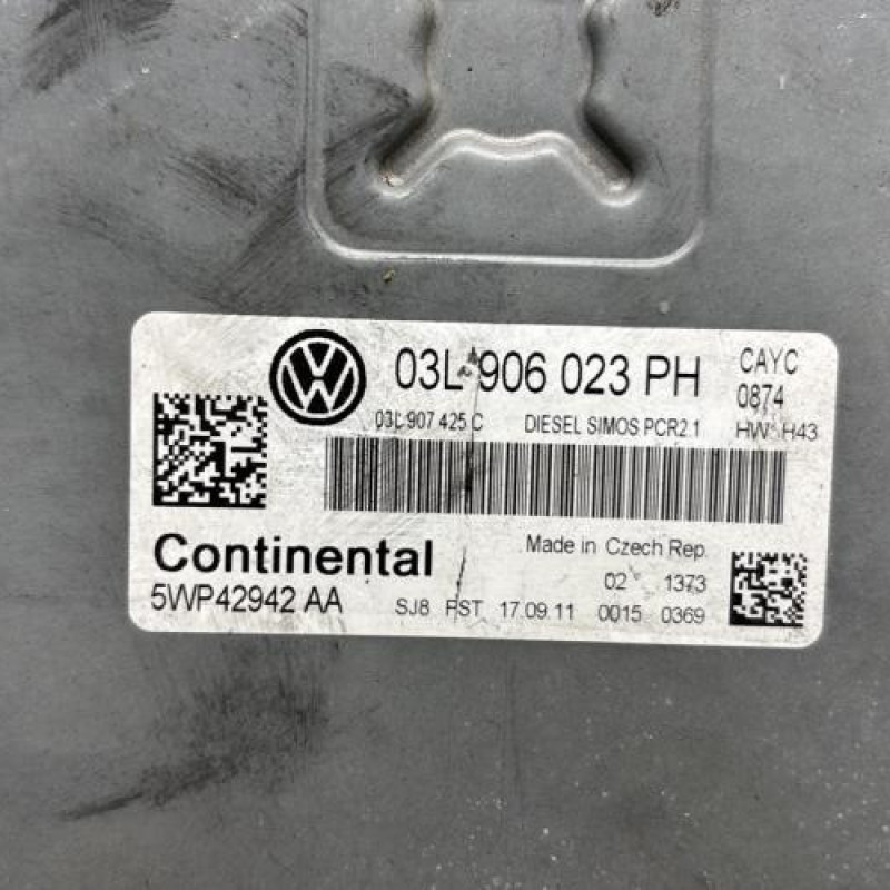 Calculateur moteur VOLKSWAGEN TOURAN 2 Photo n°3