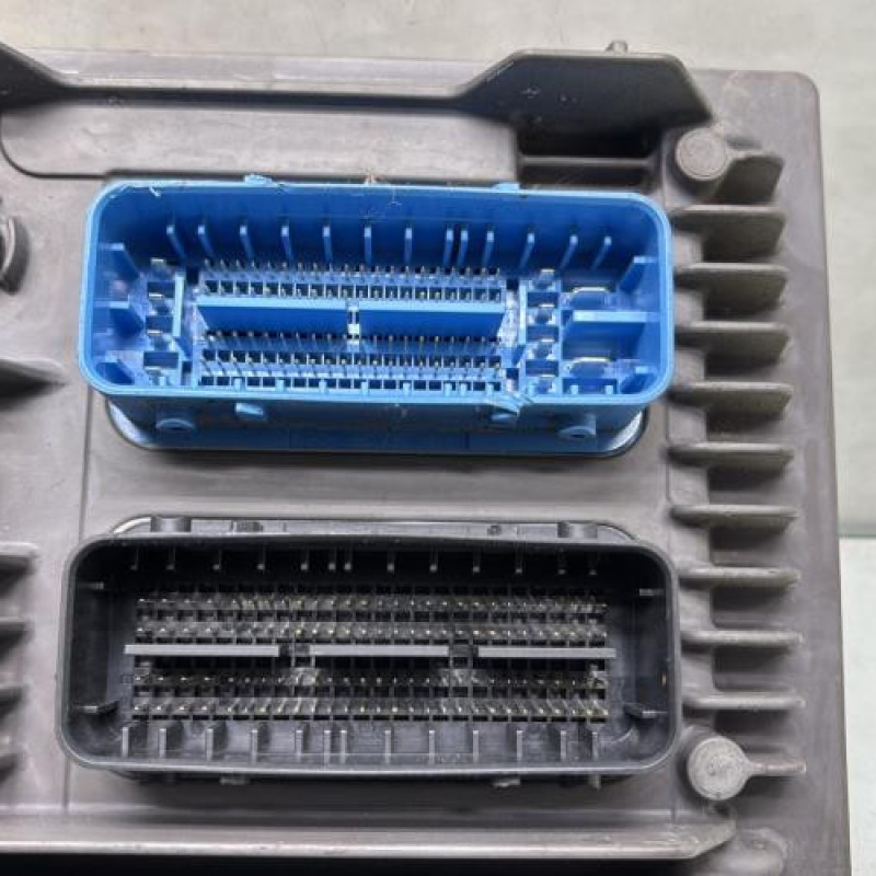 Calculateur moteur OPEL ASTRA K Photo n°2