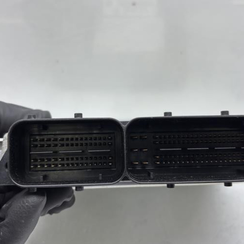 Calculateur moteur VOLKSWAGEN SCIROCCO 3 Photo n°3