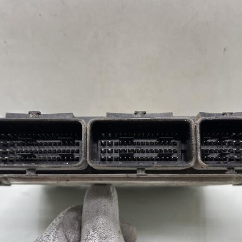 Calculateur moteur RENAULT MASTER 3 Photo n°3
