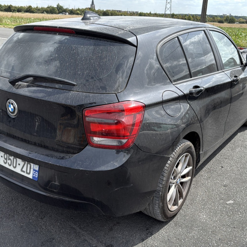 BMW SERIE 1 F20 PHASE 1 116d 2.0D - 16V TURBO Photo n°14