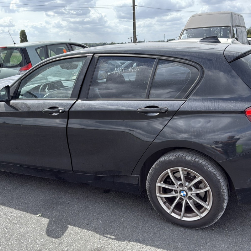 BMW SERIE 1 F20 PHASE 1 116d 2.0D - 16V TURBO Photo n°17