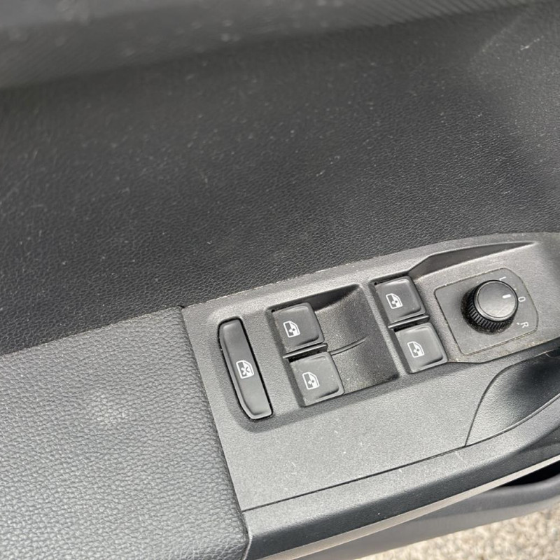 SEAT IBIZA 5 PHASE 1 1.0 MPI - 12V Photo n°36