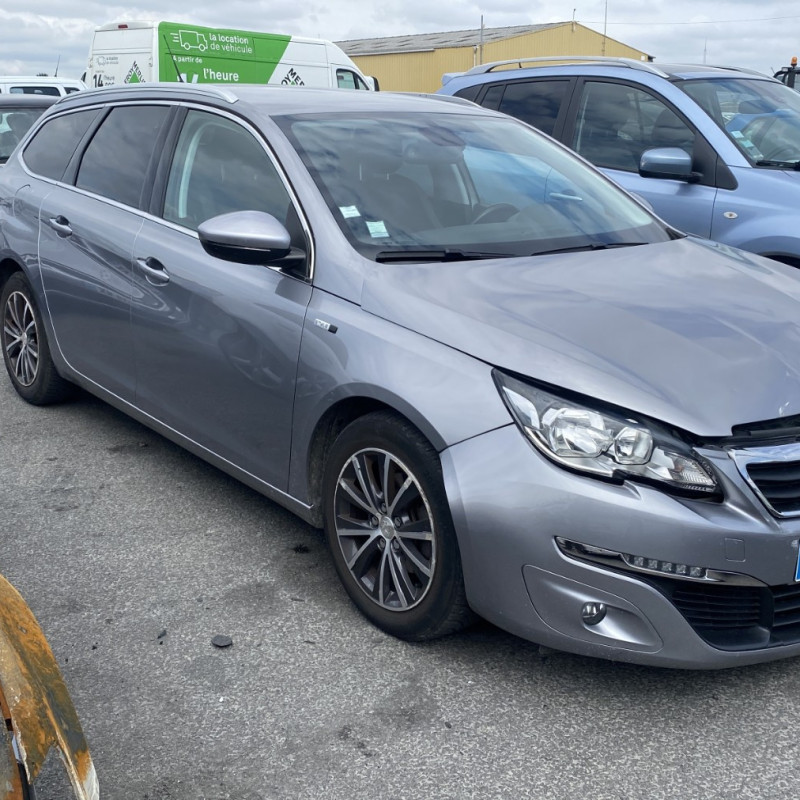 PEUGEOT 308 2 SW PHASE 1 BREAK 1.6 BLUE HDI - 8V TURBO Photo n°2