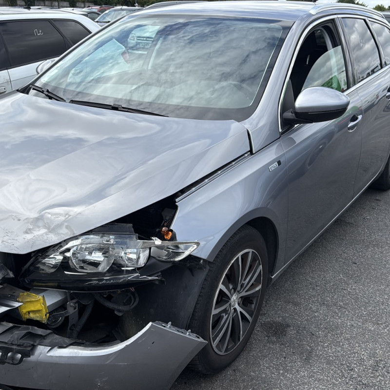 PEUGEOT 308 2 SW PHASE 1 BREAK 1.6 BLUE HDI - 8V TURBO Photo n°12