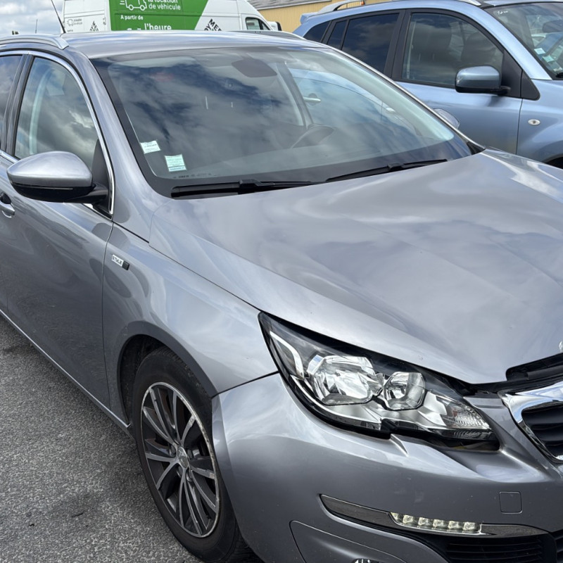 PEUGEOT 308 2 SW PHASE 1 BREAK 1.6 BLUE HDI - 8V TURBO Photo n°13