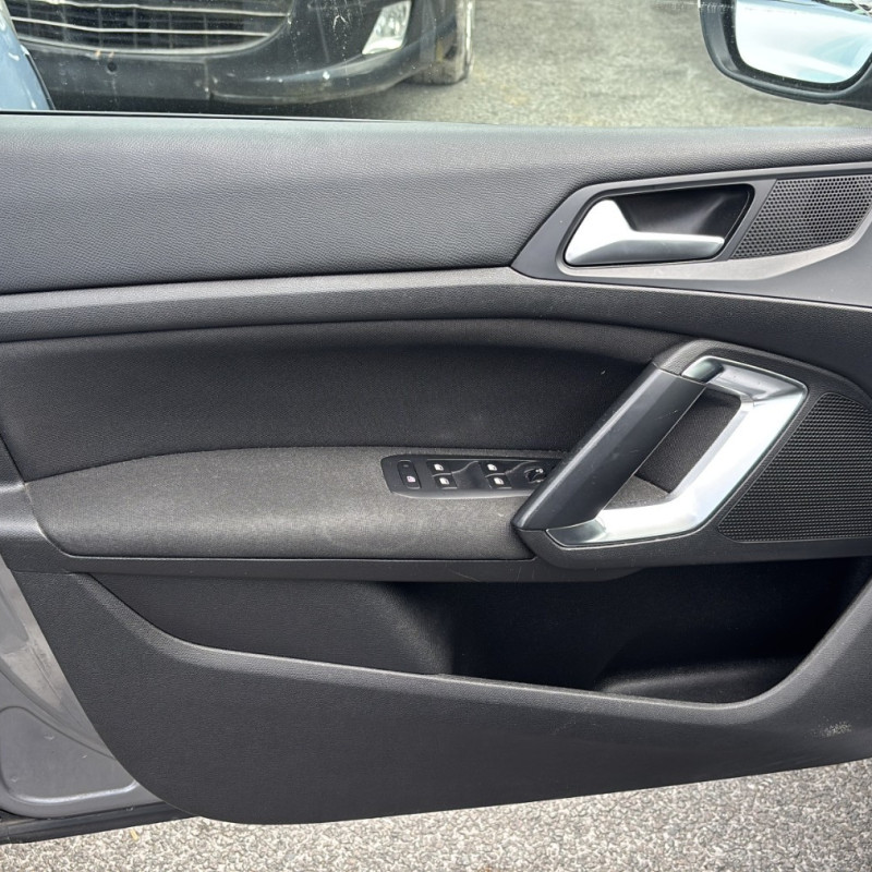 PEUGEOT 308 2 SW PHASE 1 BREAK 1.6 BLUE HDI - 8V TURBO Photo n°21
