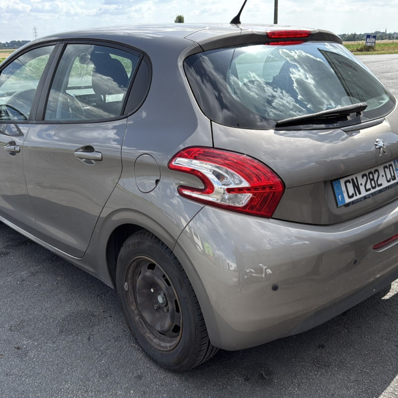PEUGEOT 208 1 PHASE 1 1.2 VTI - 12V Photo n°4