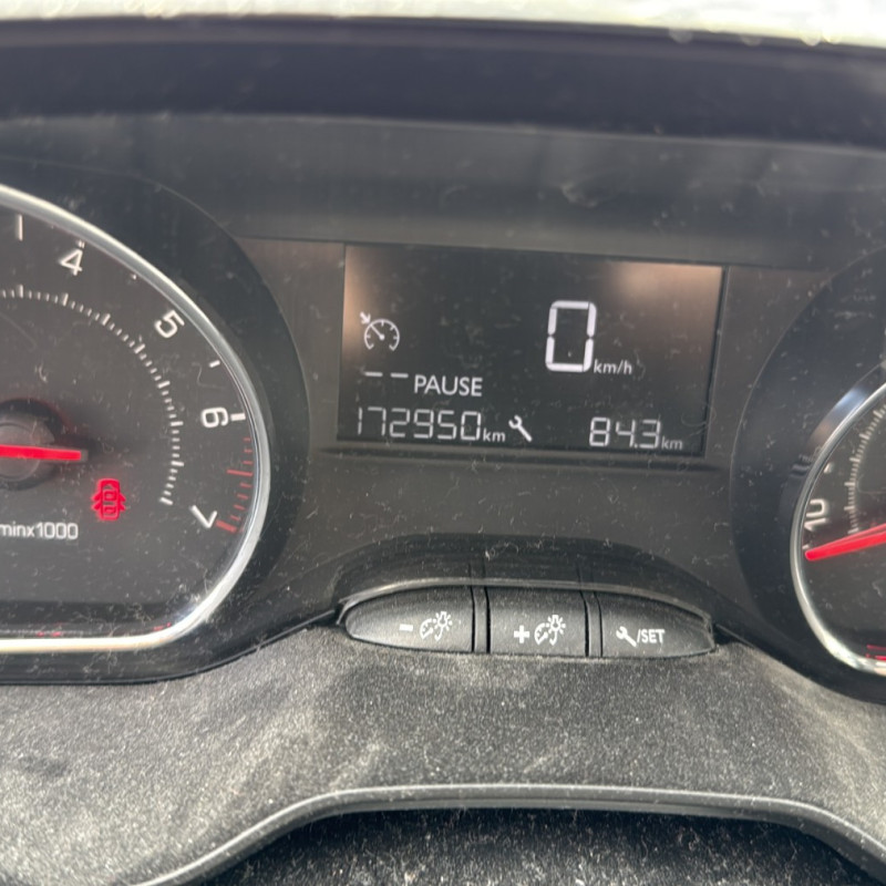 PEUGEOT 208 1 PHASE 1 1.2 VTI - 12V Photo n°21