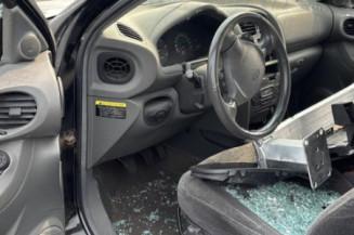 Interrupteur de leve vitre avant gauche HYUNDAI SANTA FE 1