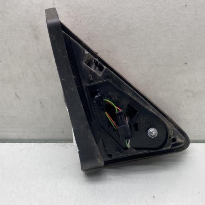 Feu arriere secondaire droit (feux) PEUGEOT 3008 1 Photo n°2