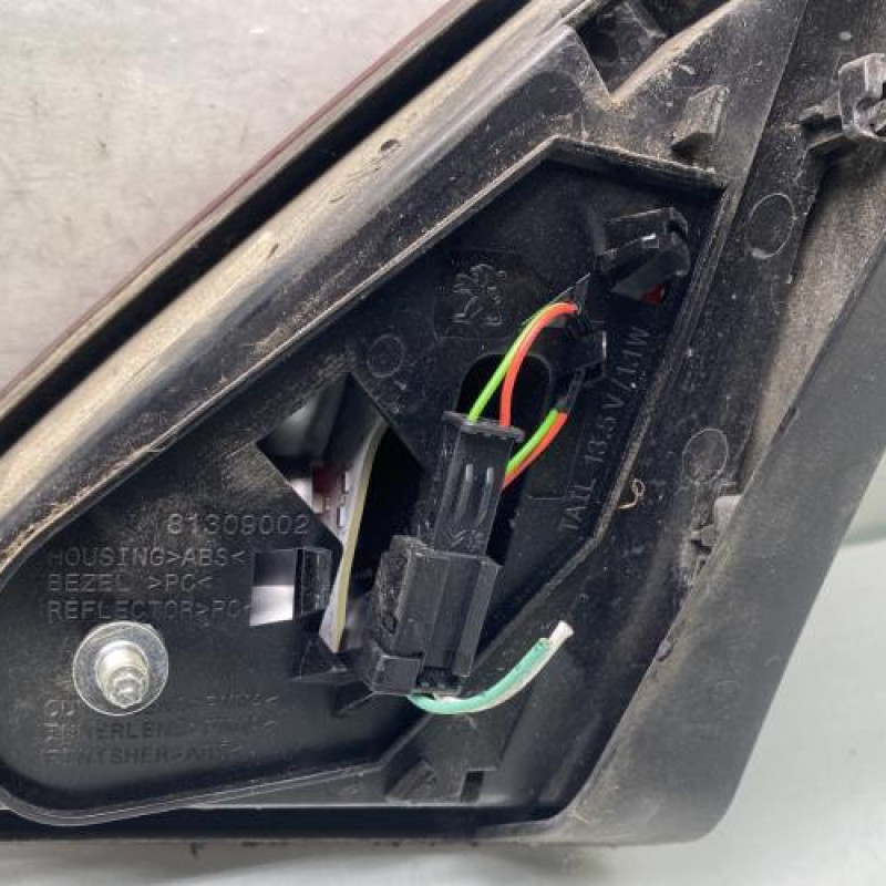 Feu arriere secondaire gauche (feux) PEUGEOT 3008 1 Photo n°3