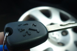 Renfort pare choc avant (traverse) PEUGEOT 307