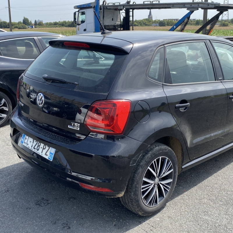 VOLKSWAGEN POLO 5 PHASE 2 1.2 TSI - 16V TURBO Photo n°3