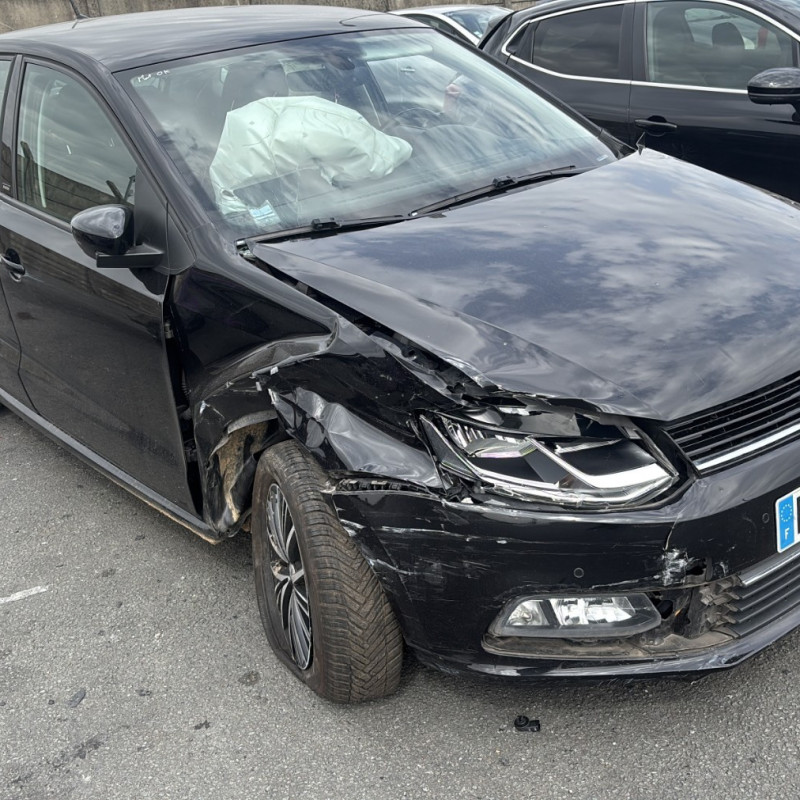 VOLKSWAGEN POLO 5 PHASE 2 1.2 TSI - 16V TURBO Photo n°13