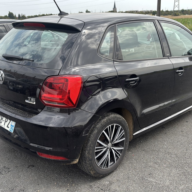 VOLKSWAGEN POLO 5 PHASE 2 1.2 TSI - 16V TURBO Photo n°14