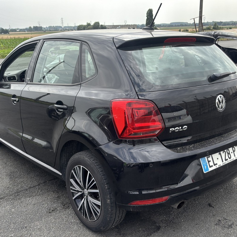 VOLKSWAGEN POLO 5 PHASE 2 1.2 TSI - 16V TURBO Photo n°15