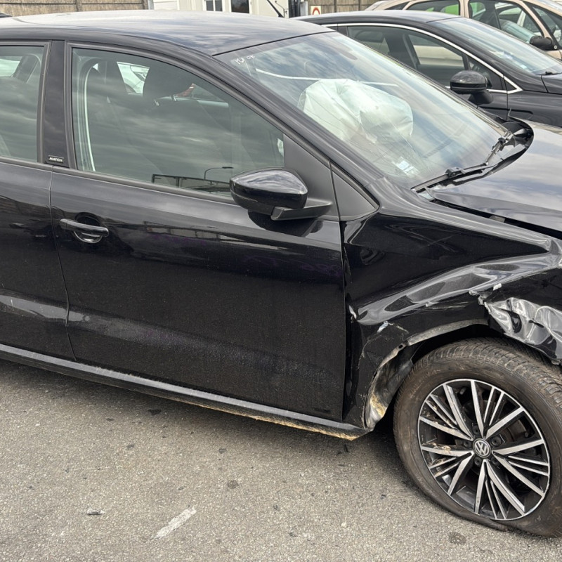 VOLKSWAGEN POLO 5 PHASE 2 1.2 TSI - 16V TURBO Photo n°19
