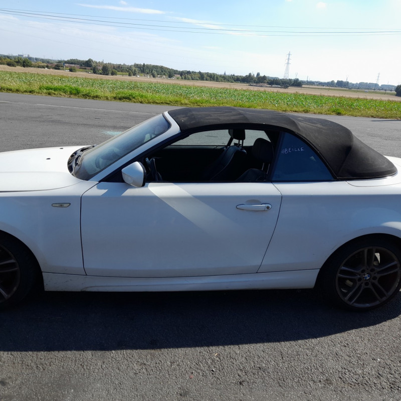 BMW SERIE 1 E88 CABRIO 120d 2.0D - 16V TURBO Photo n°6