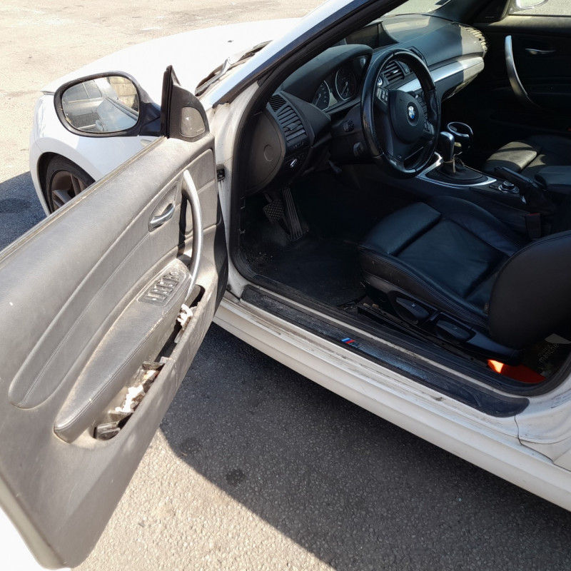 BMW SERIE 1 E88 CABRIO 120d 2.0D - 16V TURBO Photo n°12