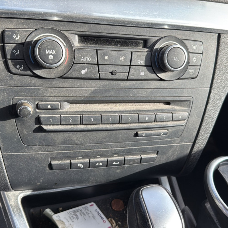 BMW SERIE 1 E88 CABRIO 120d 2.0D - 16V TURBO Photo n°25