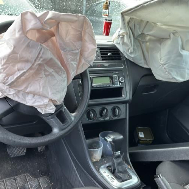 Volant VOLKSWAGEN POLO 5 Photo n°15